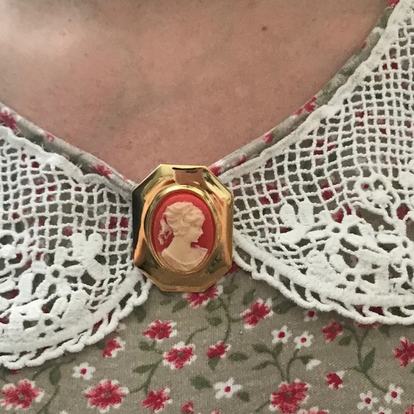 Beautiful Vintage Pink Victorian Cameo Brooch Pin - Picture 1 of 6